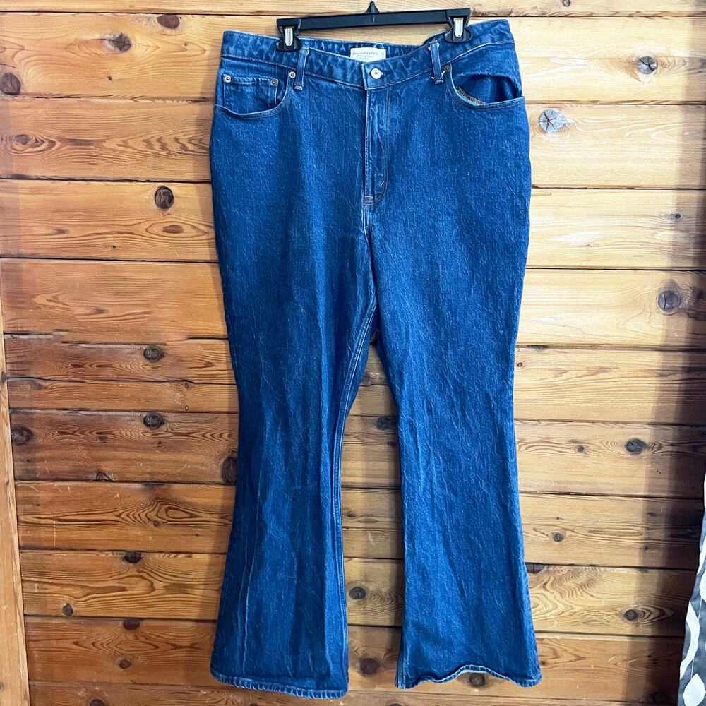 Abercrombie & Fitch Vintage Flare Jean 33/16R